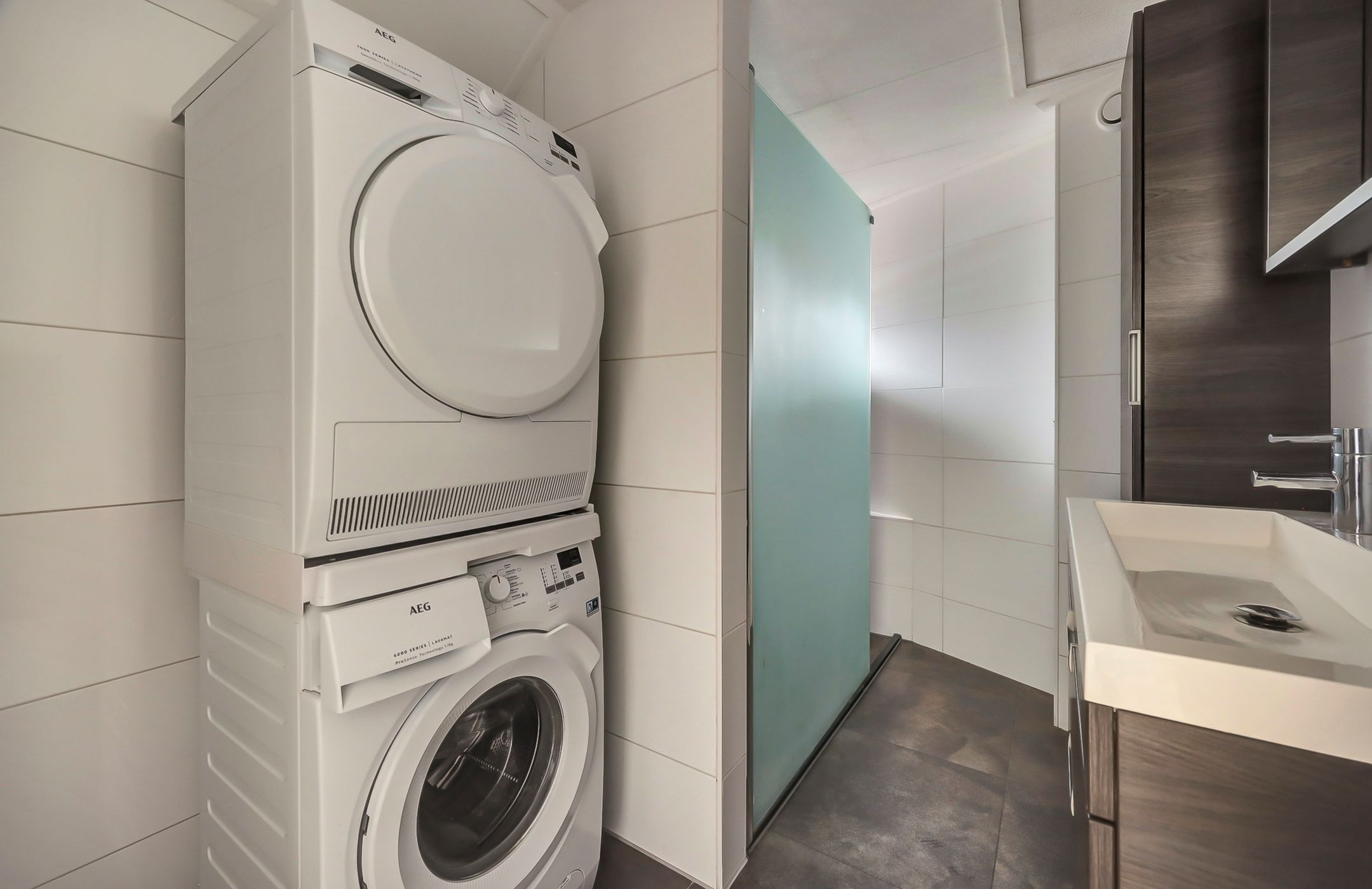 Photo 42 of Fuga 136