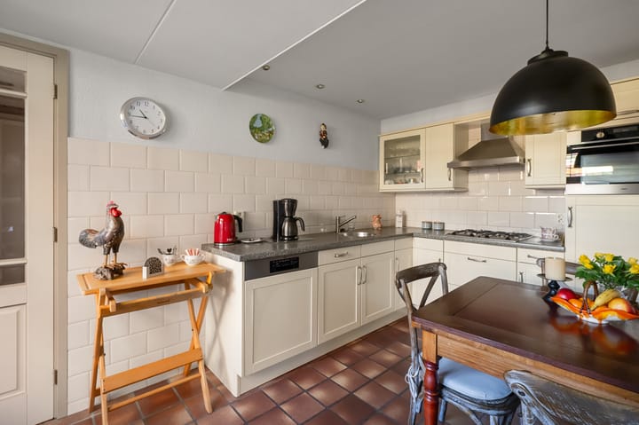 Foto 4 van Van Genderenstraat 14