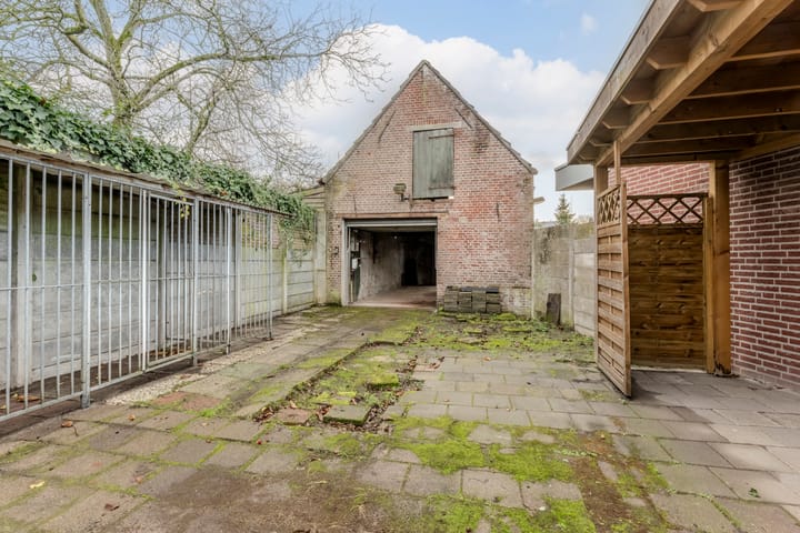 Photo 16 of Leharstraat 43