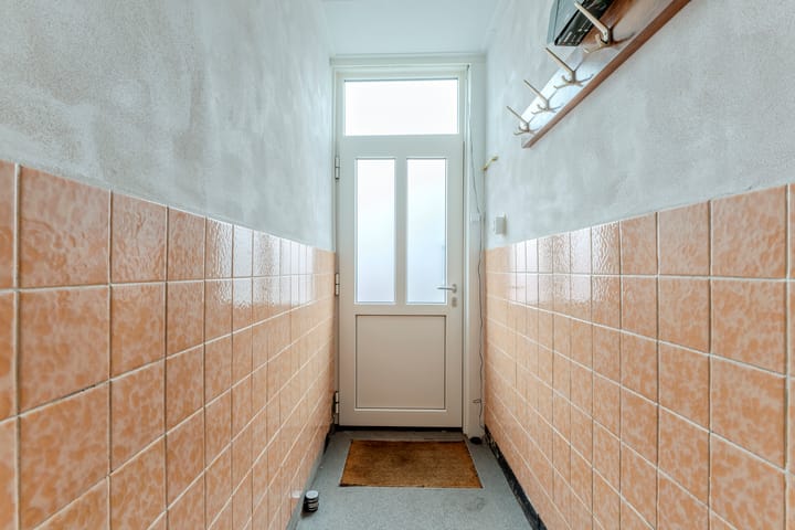 Photo 4 of Leharstraat 43