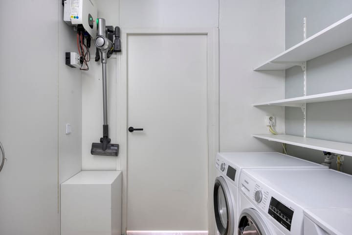 Photo 11 of Leonard Springerlaan 140