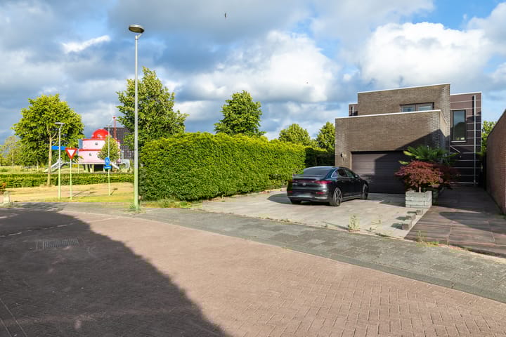 Photo 4 of Roald Amundsenstraat 1