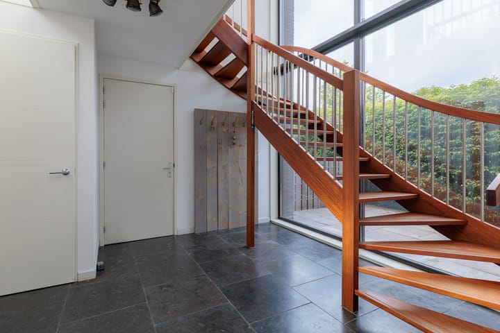 Photo 10 of Roald Amundsenstraat 1