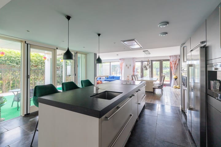 Photo 19 of Roald Amundsenstraat 1