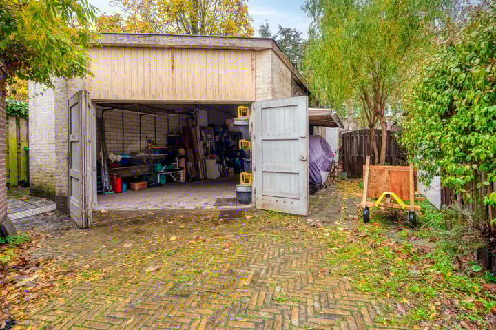 Photo 32 of Jan Luykenstraat 4