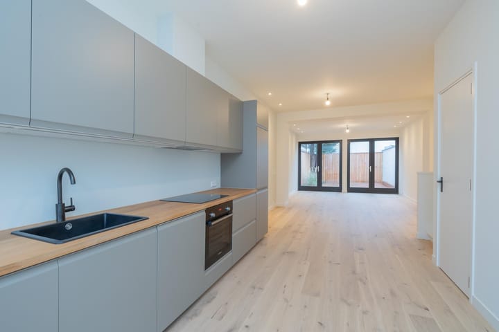 Photo 3 of Soendastraat 1