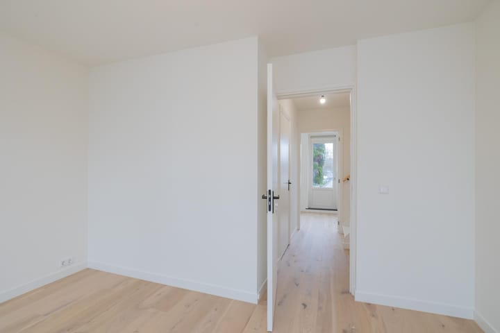 Photo 16 of Soendastraat 1