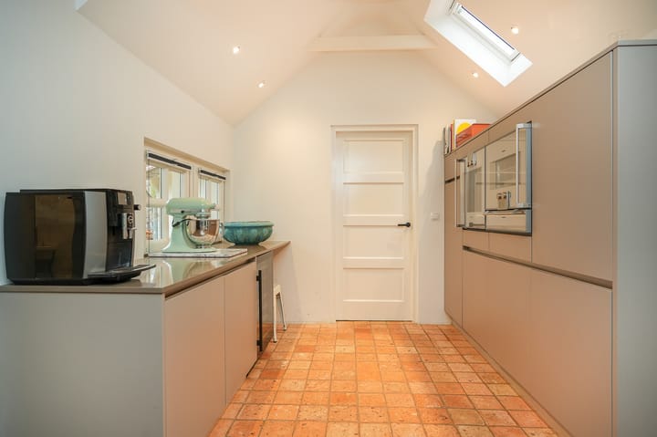 Foto 13 van Middenweg 11