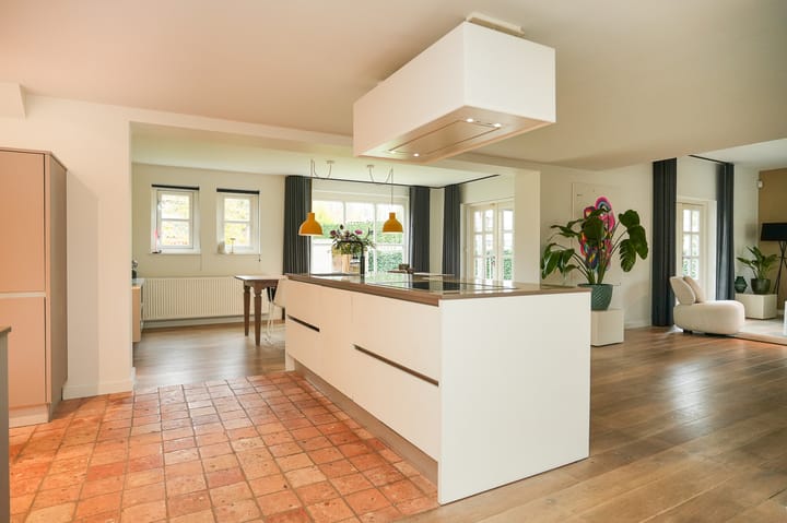 Foto 19 van Middenweg 11