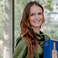 Annelisa Midavaine - Fierloos - Office Manager