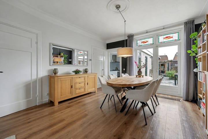 Photo 11 of Preangerstraat 35