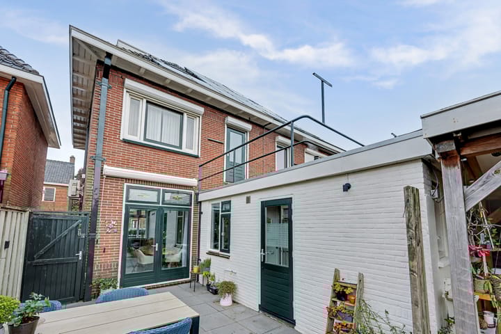 Photo 36 of Preangerstraat 35