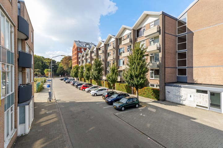 Photo 7 of Valkenstraat 9