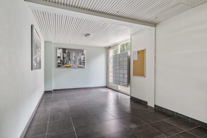 Photo 9 of Valkenstraat 9