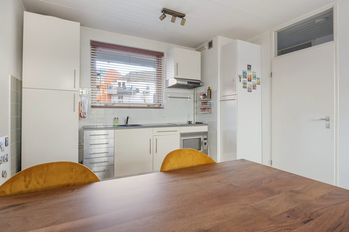 Photo 23 of Valkenstraat 9