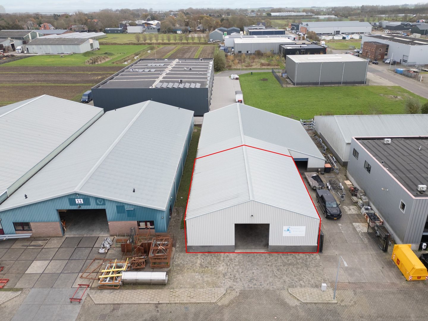 Bekijk foto 1 van Ambachtsweg 2