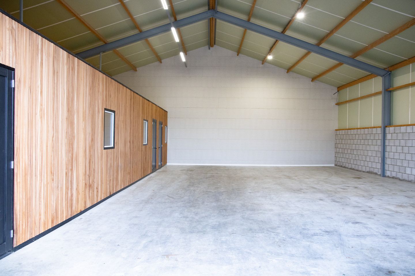 Bekijk foto 3 van Ambachtsweg 2