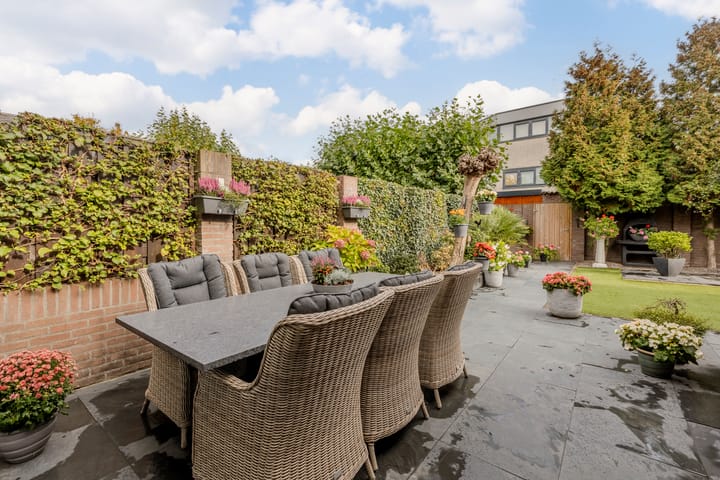 Foto 45 van Naardenstraat 6