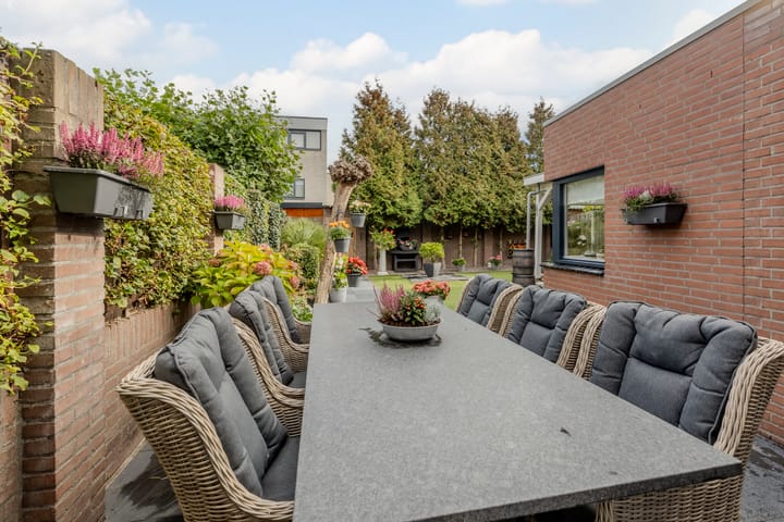 Foto 46 van Naardenstraat 6