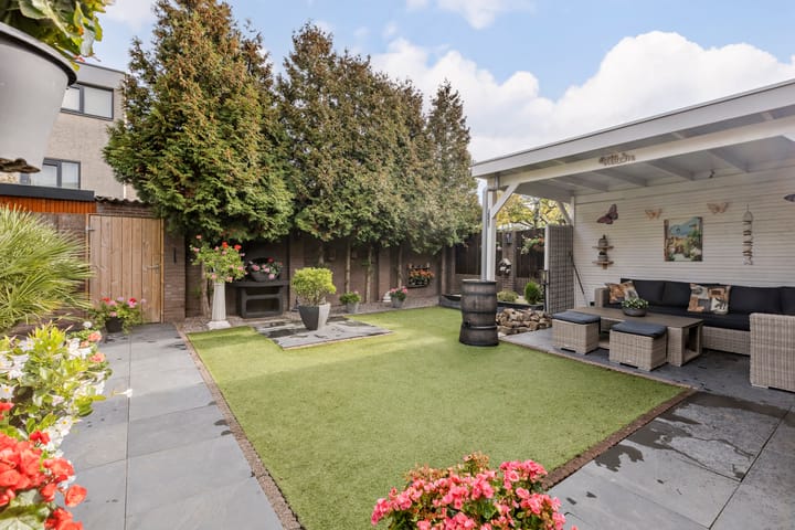 Foto 47 van Naardenstraat 6