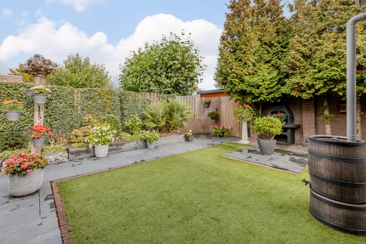 Foto 49 van Naardenstraat 6