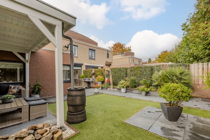 Foto 51 van Naardenstraat 6