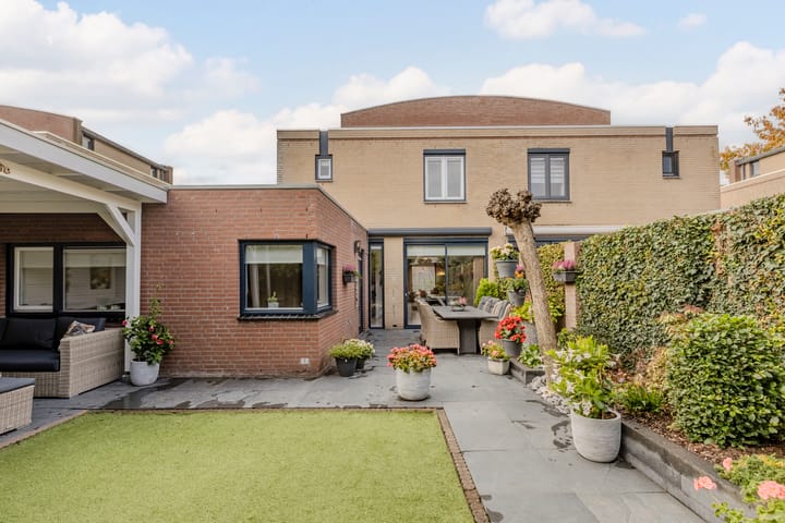 Foto 53 van Naardenstraat 6