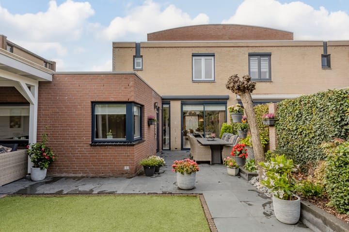 Foto 54 van Naardenstraat 6