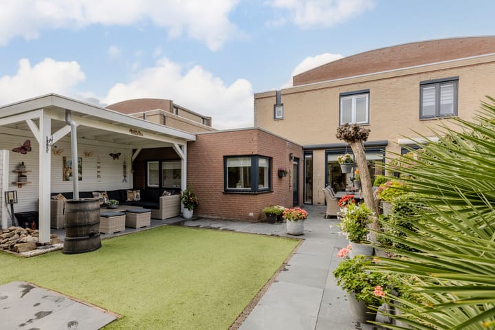 Foto 52 van Naardenstraat 6