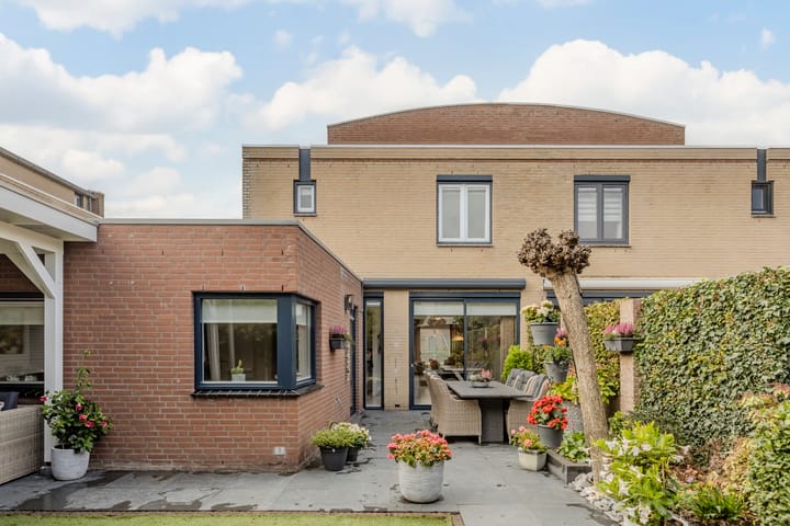 Foto 55 van Naardenstraat 6