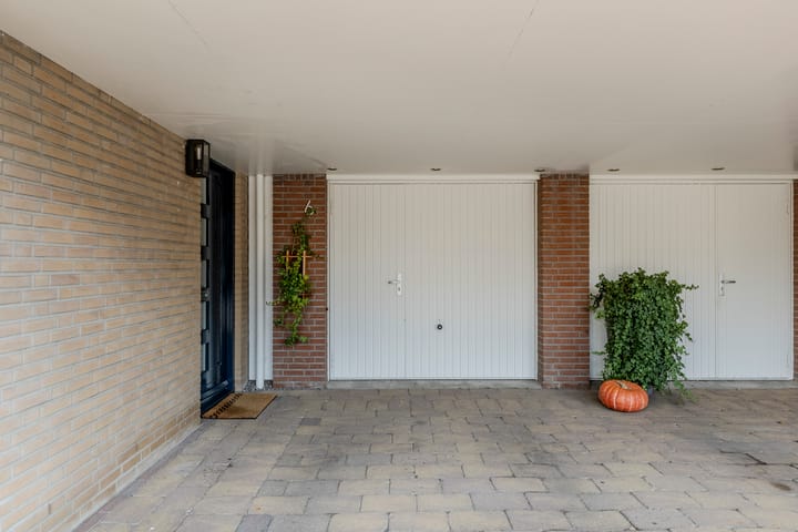 Foto 61 van Naardenstraat 6