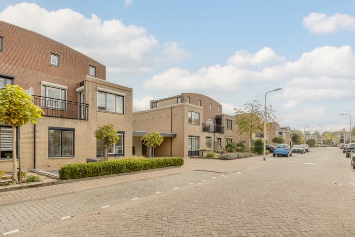 Foto 65 van Naardenstraat 6