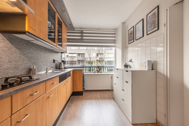 Photo 9 of Jan Ligthartstraat 213