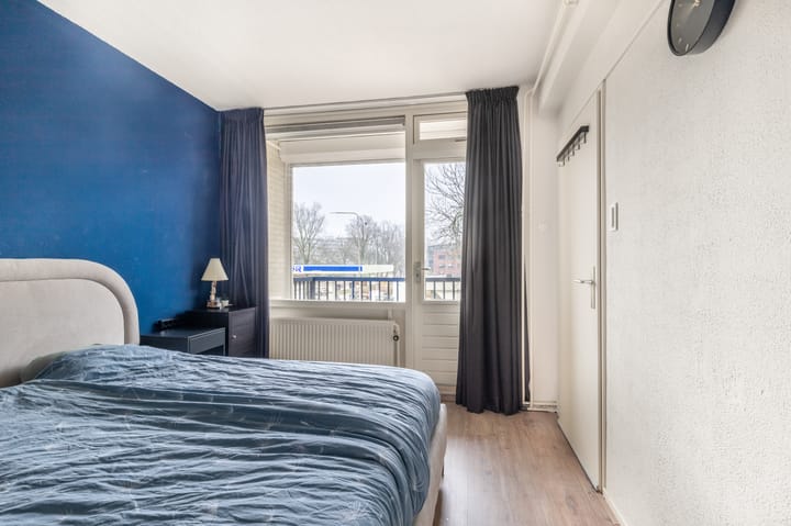 Photo 15 of Jan Ligthartstraat 213