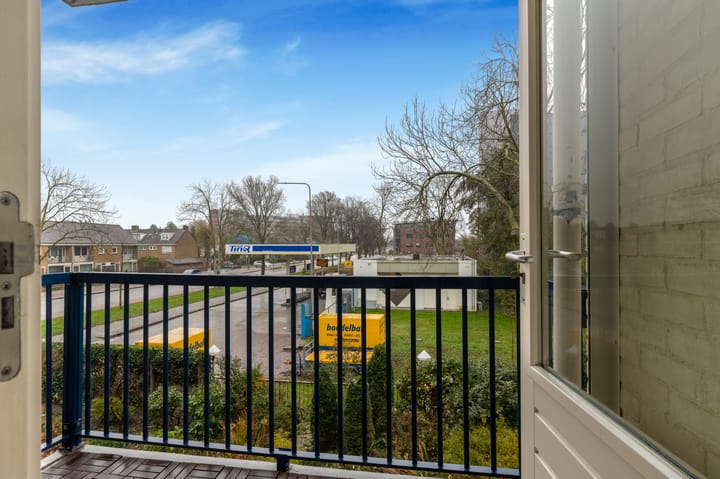 Photo 16 of Jan Ligthartstraat 213