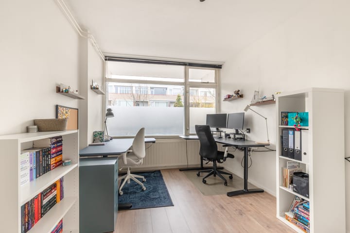 Photo 18 of Jan Ligthartstraat 213