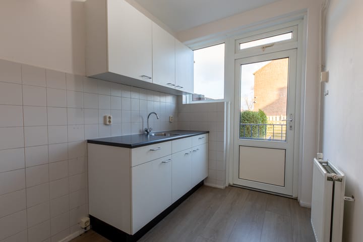 Foto 8 van Burg. Willemsstraat 35