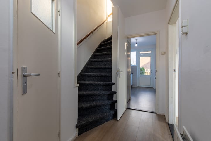 Foto 10 van Burg. Willemsstraat 35