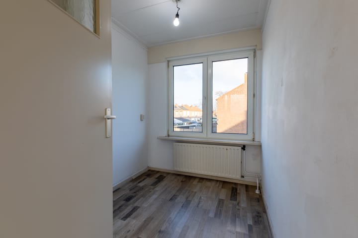 Foto 11 van Burg. Willemsstraat 35