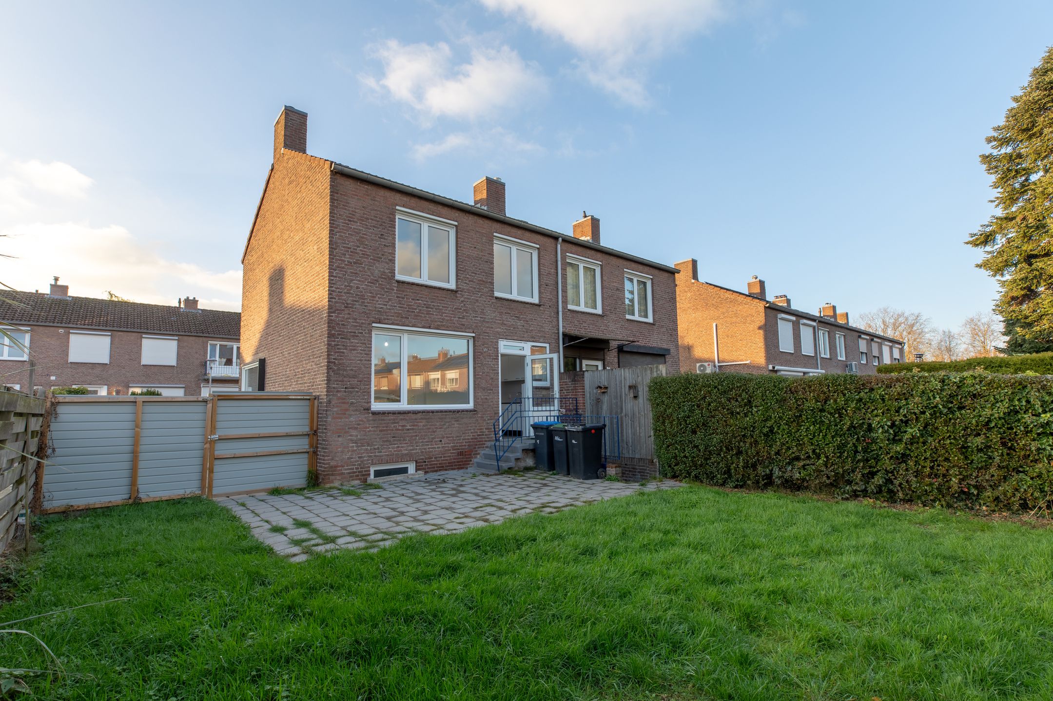 Foto 21 van Burg. Willemsstraat 35