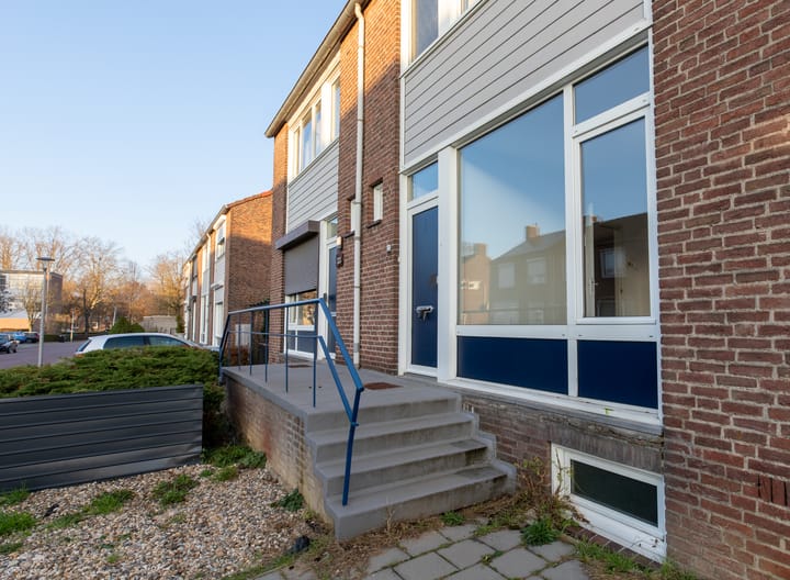 Foto 22 van Burg. Willemsstraat 35