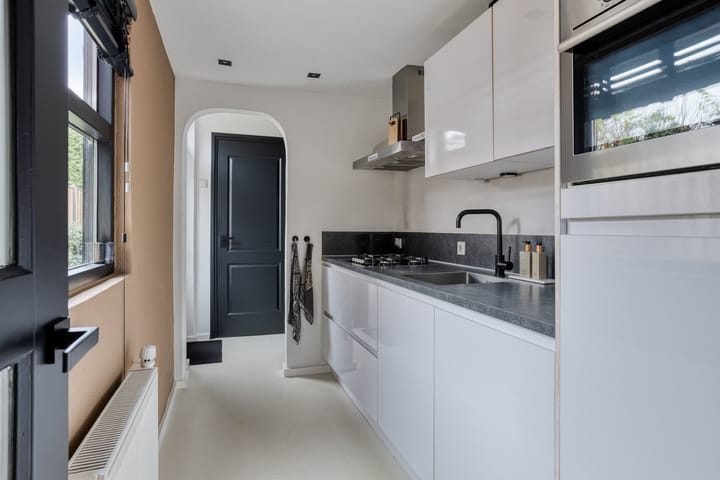 Photo 10 of Violenstraat 32