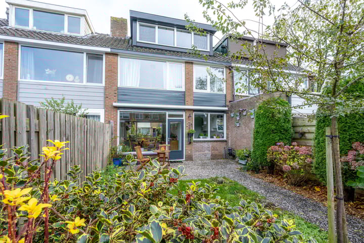 Photo 34 of Camphuysenstraat 24