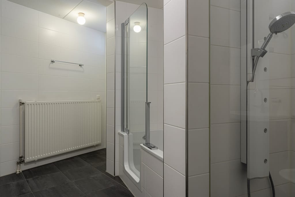 Foto 37 van K R Poststraat 2-201