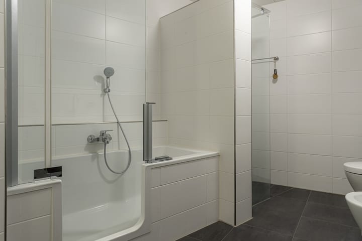 Photo 36 of K R Poststraat 2-201