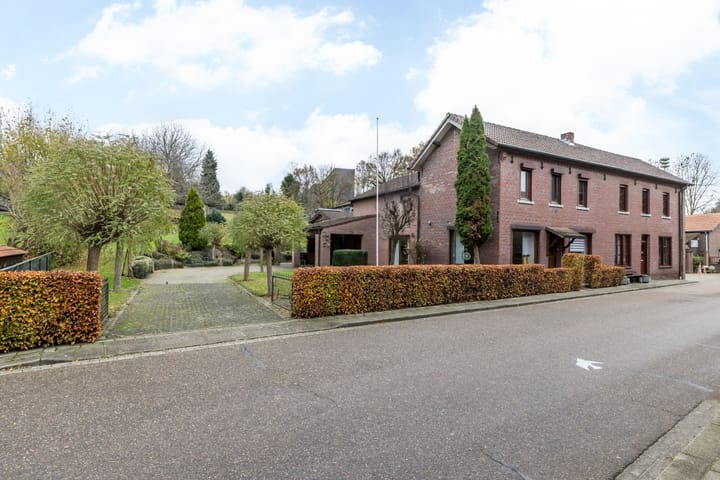 Foto 1 van Titus Brandsmastraat 6