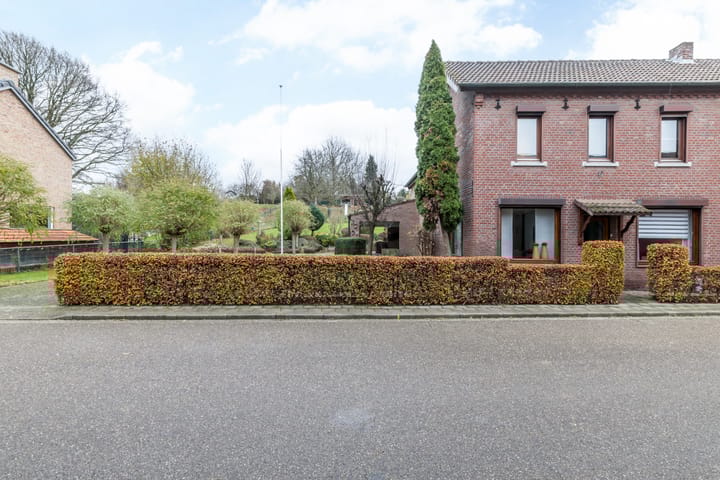 Foto 3 van Titus Brandsmastraat 6