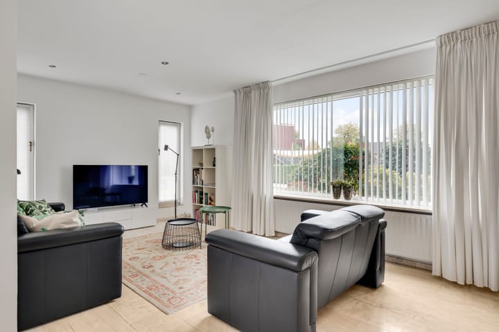 Photo 2 of Schoollaan 21