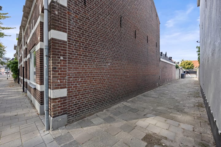 Foto 42 van Hoogvensestraat 165