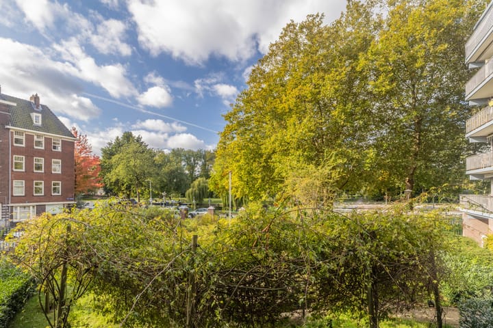 Photo 7 of Surinameplein 69